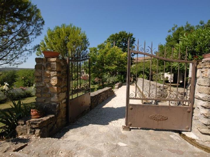 לינה וארוחת בוקר Bourg-Saint-Andéol Domaine De Cousignac מראה חיצוני תמונה
